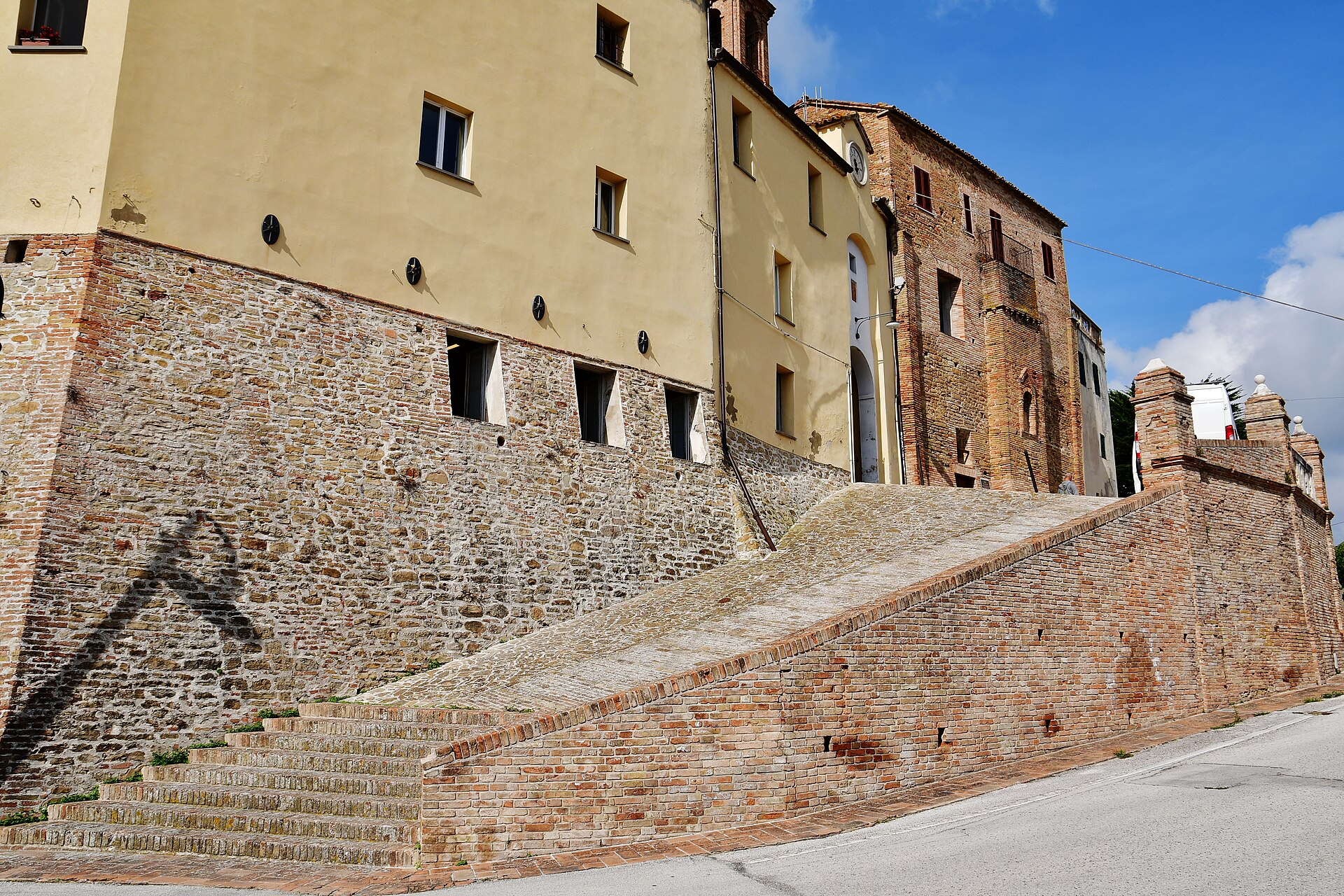 Poggio San Marcello – foto 1